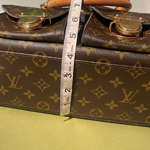 LV manhattan bag - Picture 6 of 11